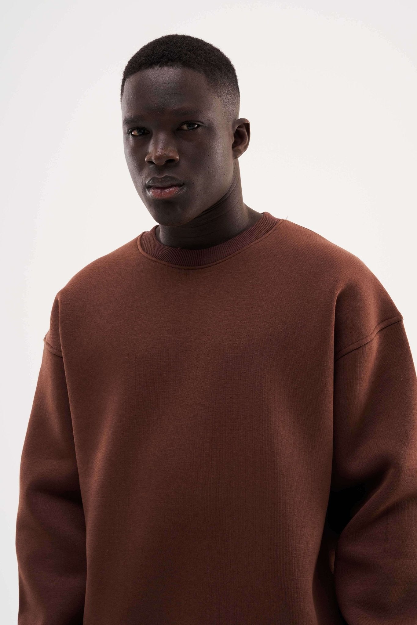 Erkek Basic Bisiklet Yaka Oversize Sweatshirt Koyu Kahverengi