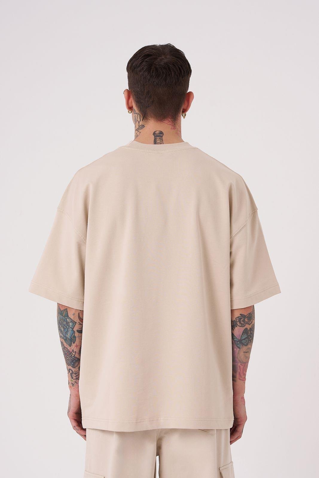Erkek Flower Patch Baskılı Oversize Tişört Açık Bej