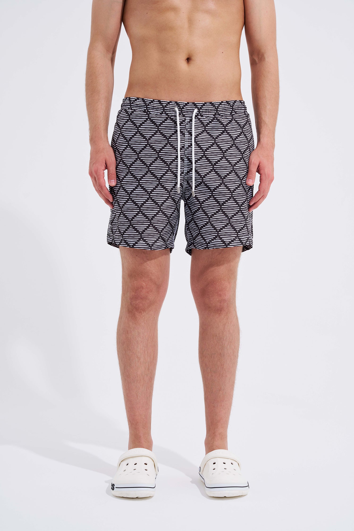 Erkek Geometric Lines Deniz Şortu Siyah