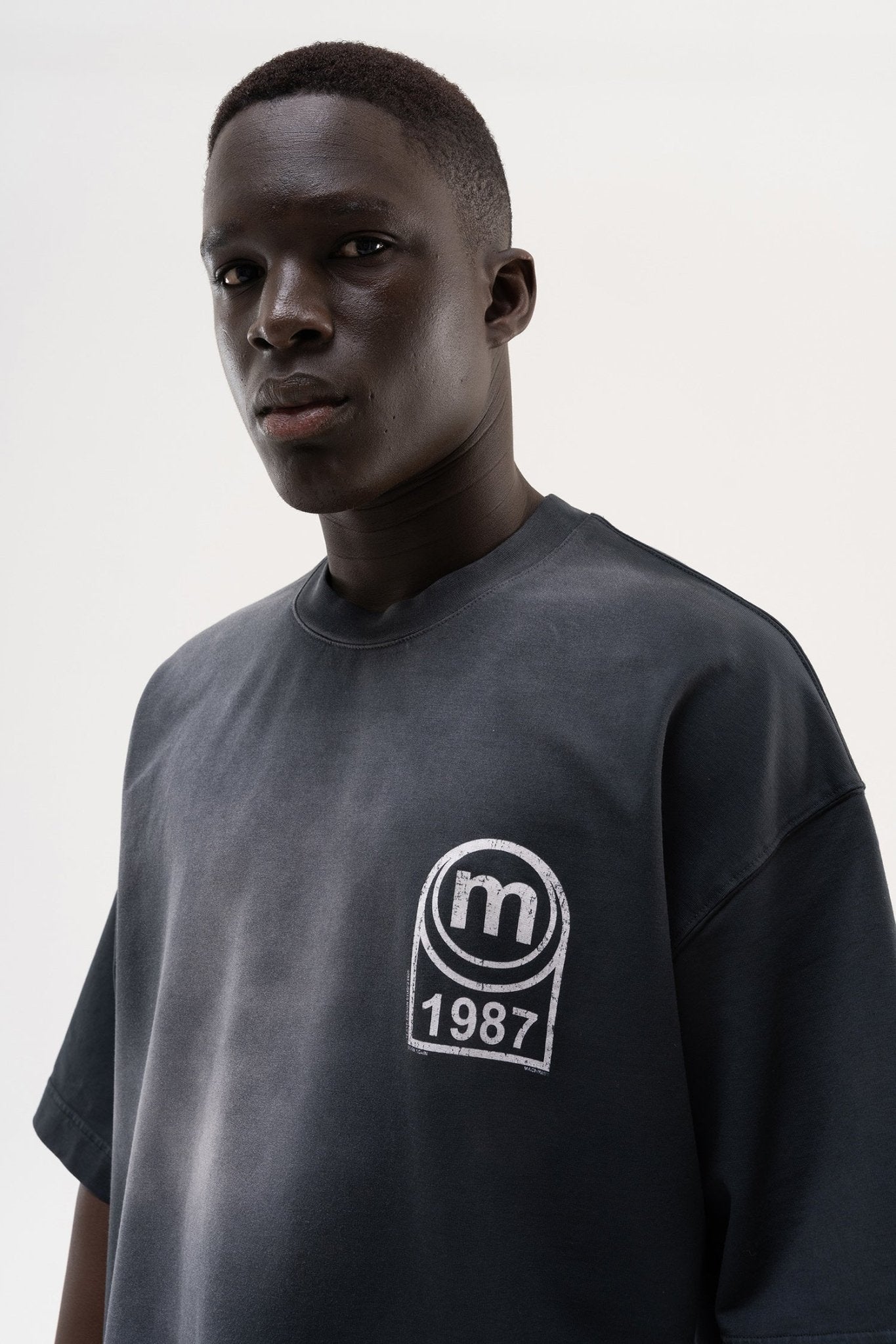 Erkek M Logo Baskılı Yıkamalı Oversize Tişört Siyah