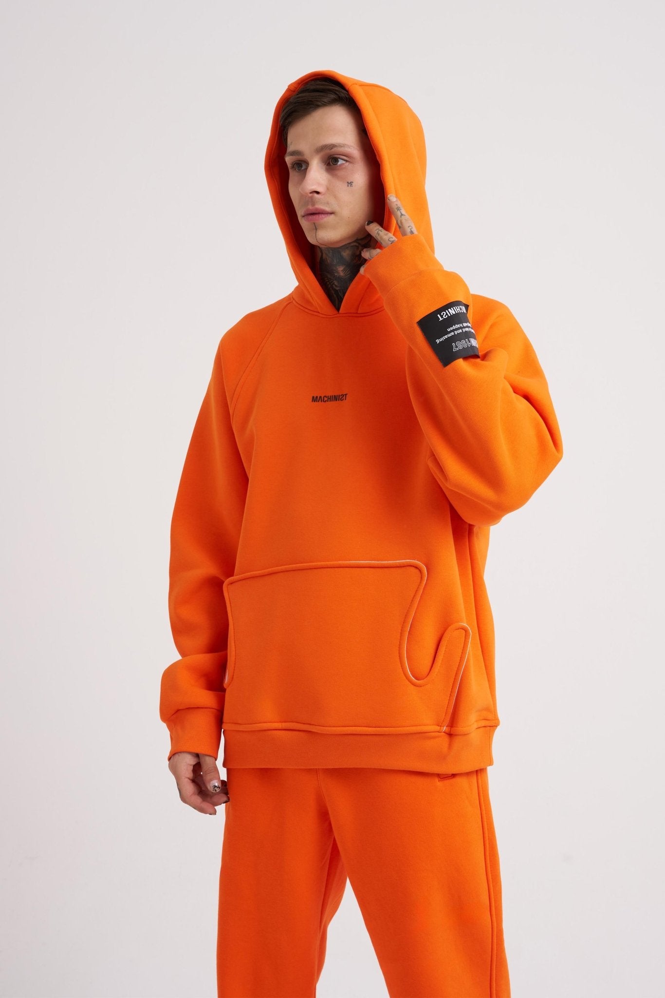 Erkek Machinist Kol Detay Nakışlı Kapüşonlu Sweatshirt Neon Turuncu