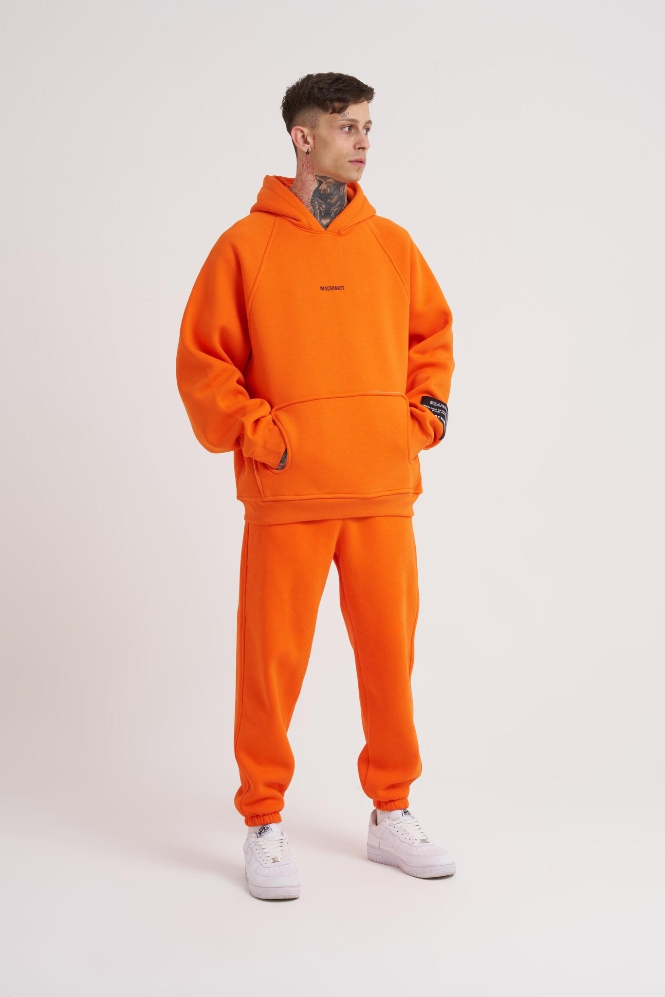 Erkek Machinist Kol Detay Nakışlı Kapüşonlu Sweatshirt Neon Turuncu