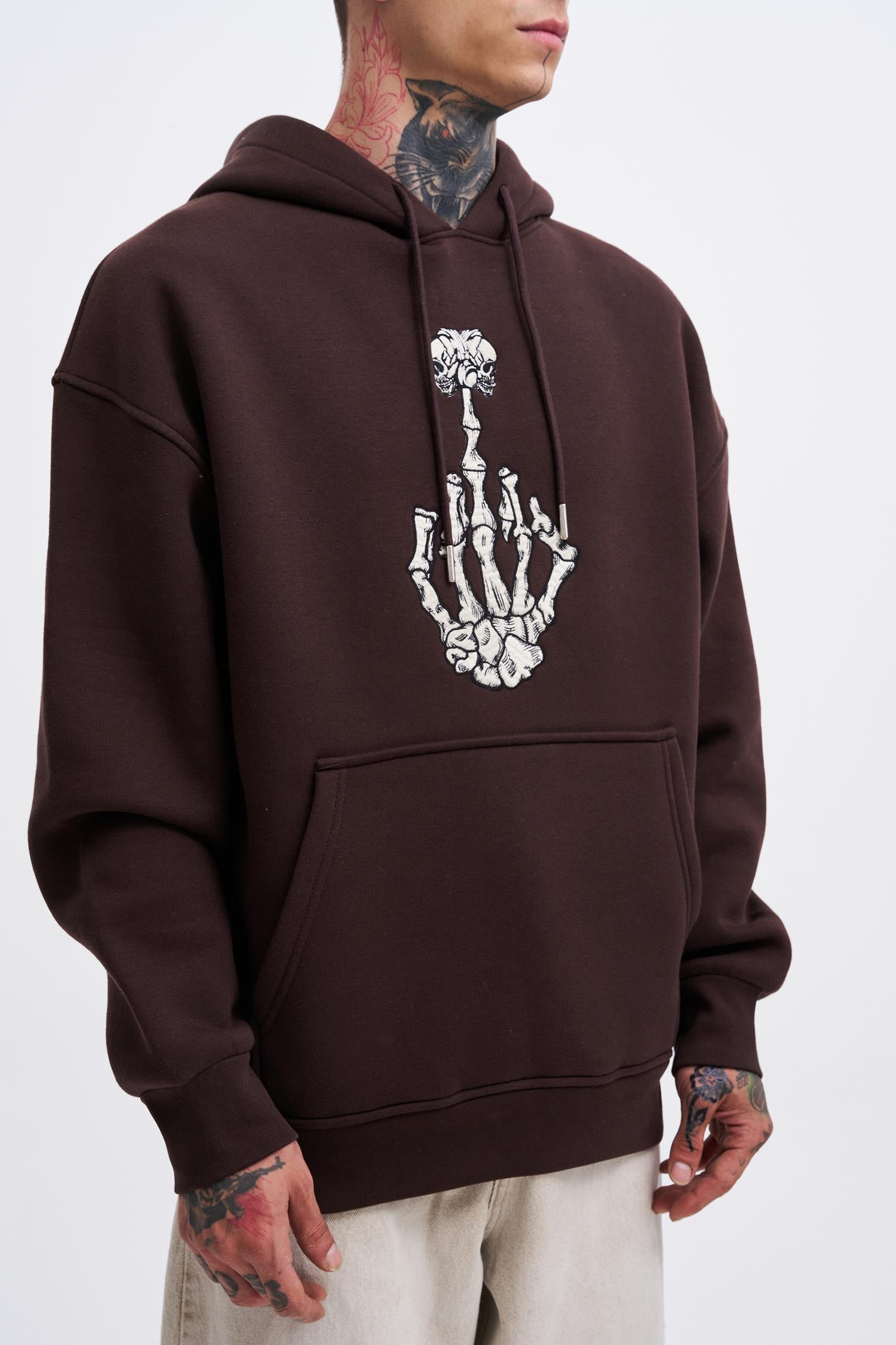 Erkek Middle Finger Baskılı Kapüşonlu Oversize Sweatshirt Koyu Kahverengi