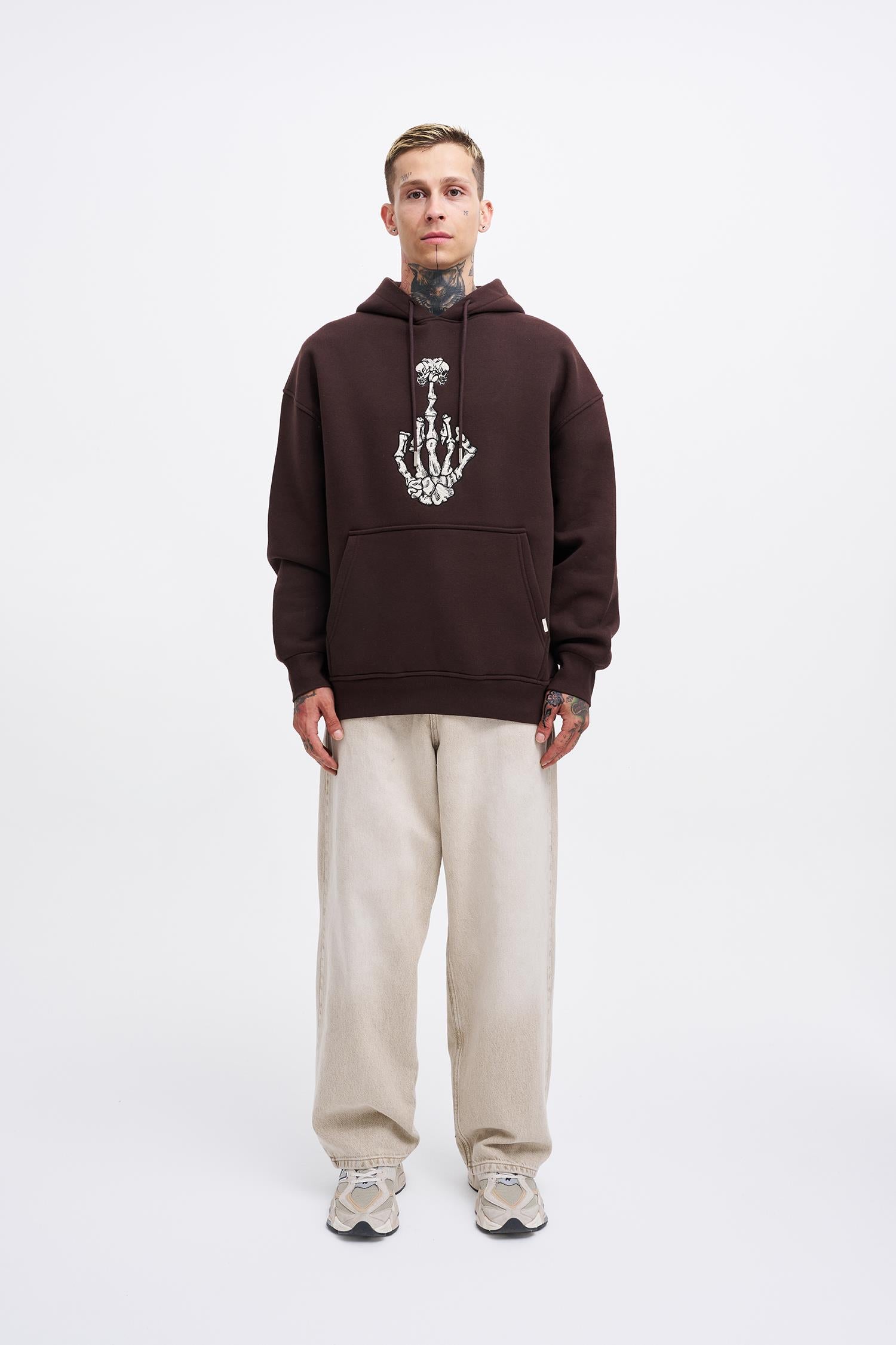 Erkek Middle Finger Baskılı Kapüşonlu Oversize Sweatshirt Koyu Kahverengi