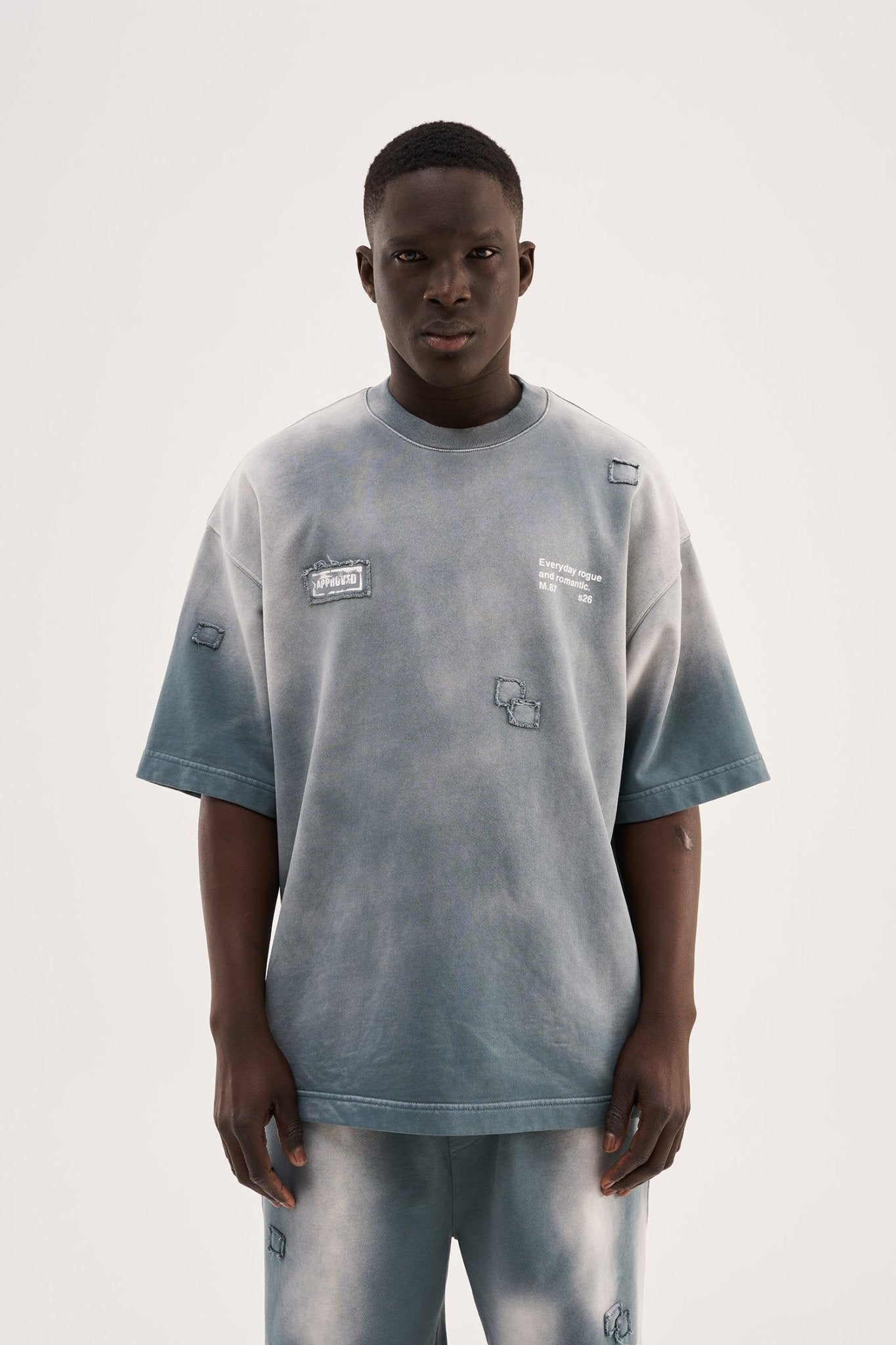 Erkek Minimal Patch Yıkamalı Oversize Tişört Gri