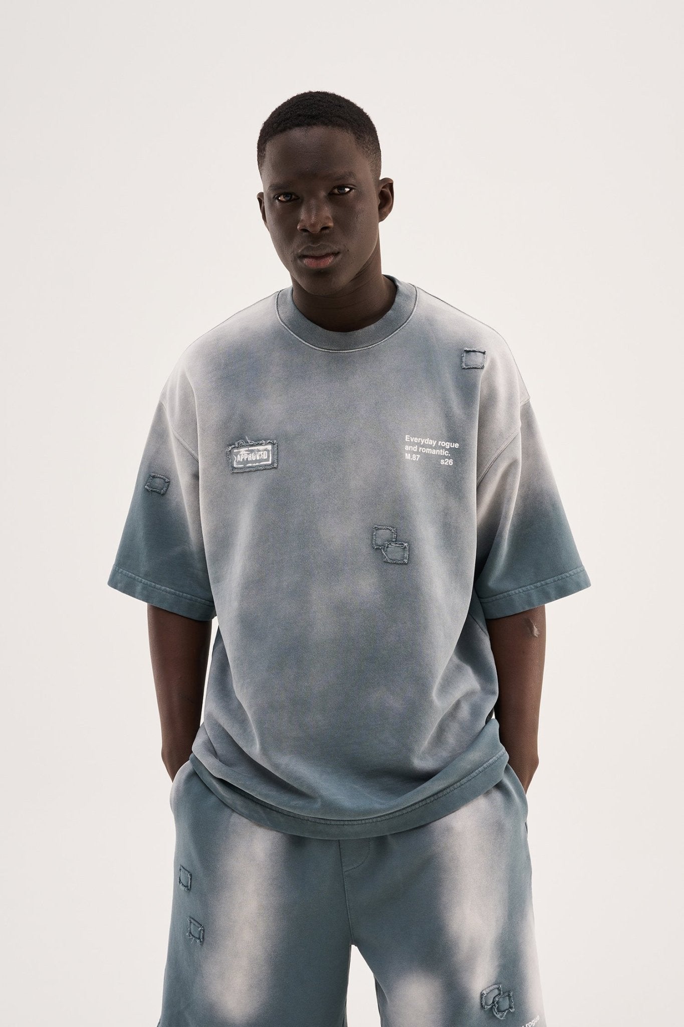Erkek Minimal Patch Yıkamalı Oversize Tişört Gri