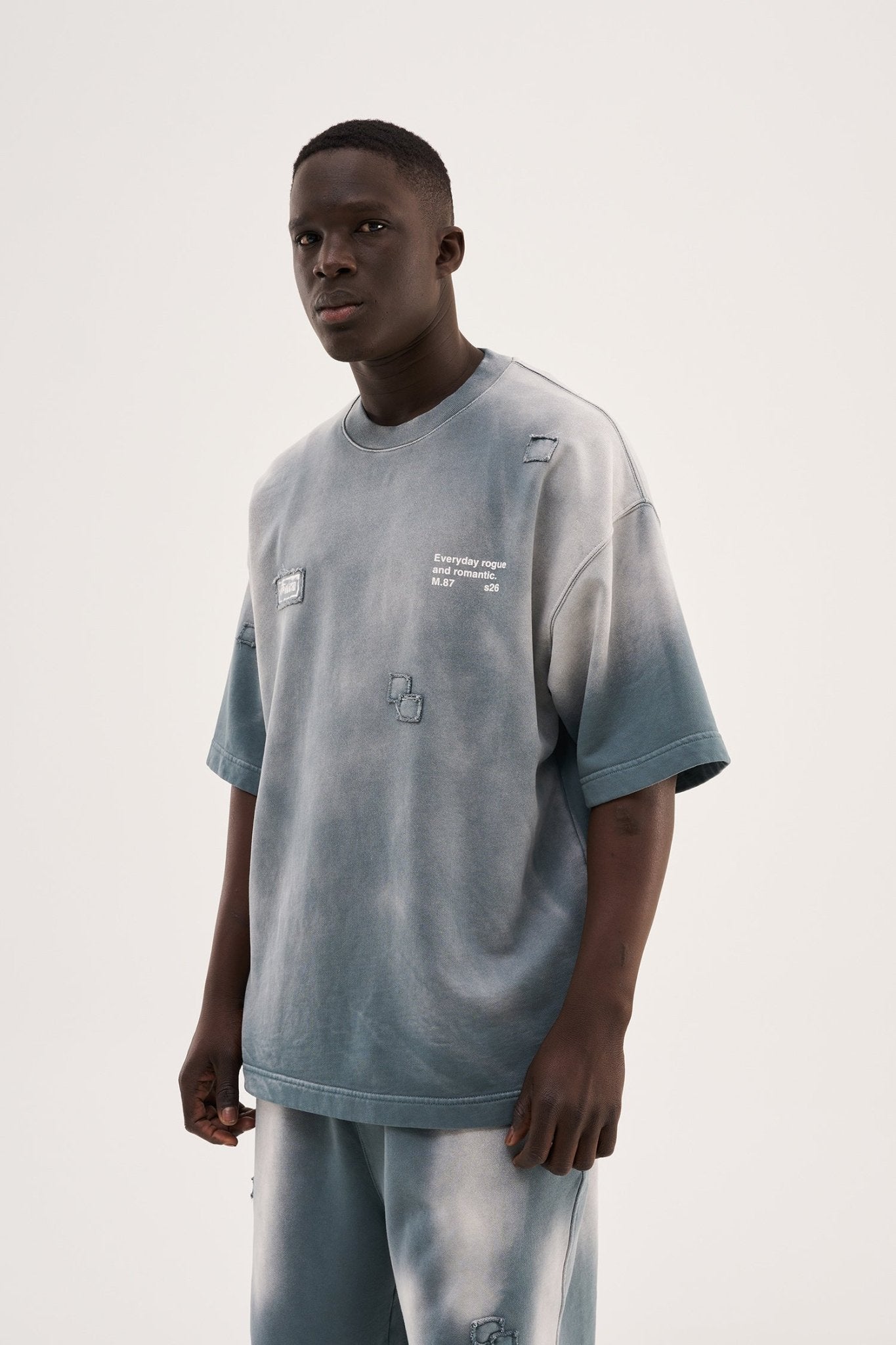 Erkek Minimal Patch Yıkamalı Oversize Tişört Gri