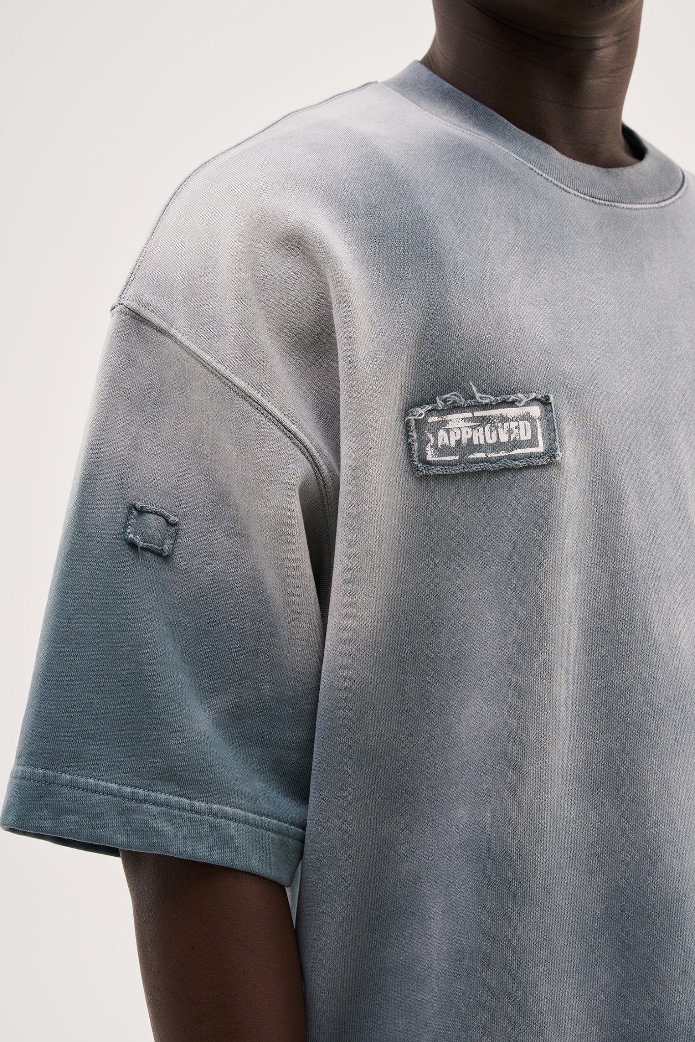 Erkek Minimal Patch Yıkamalı Oversize Tişört Gri