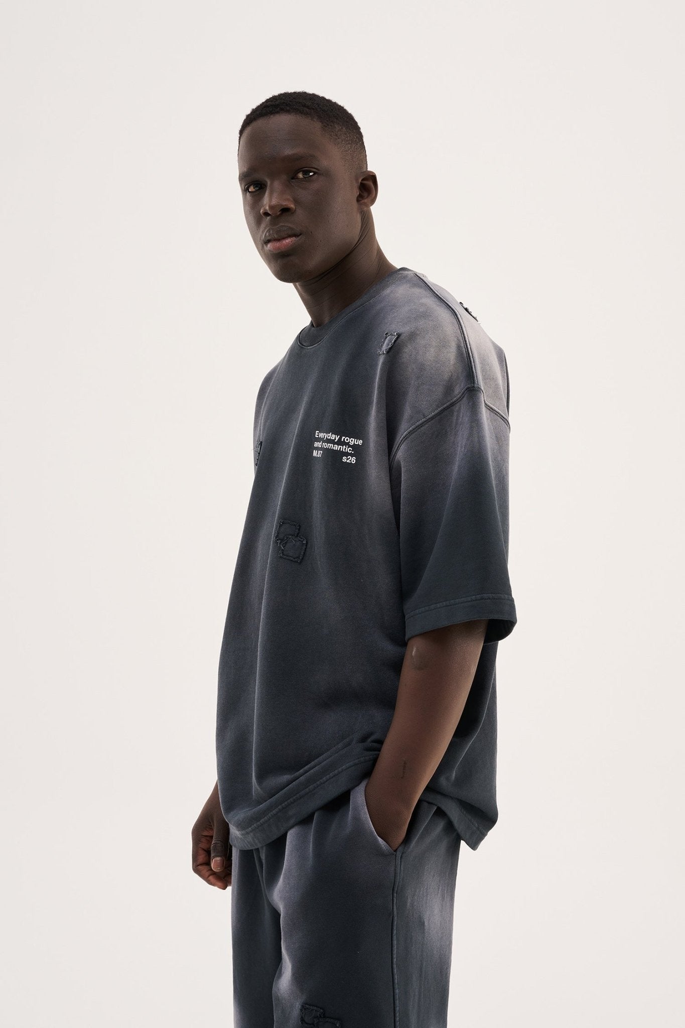 Erkek Minimal Patch Yıkamalı Oversize Tişört Siyah