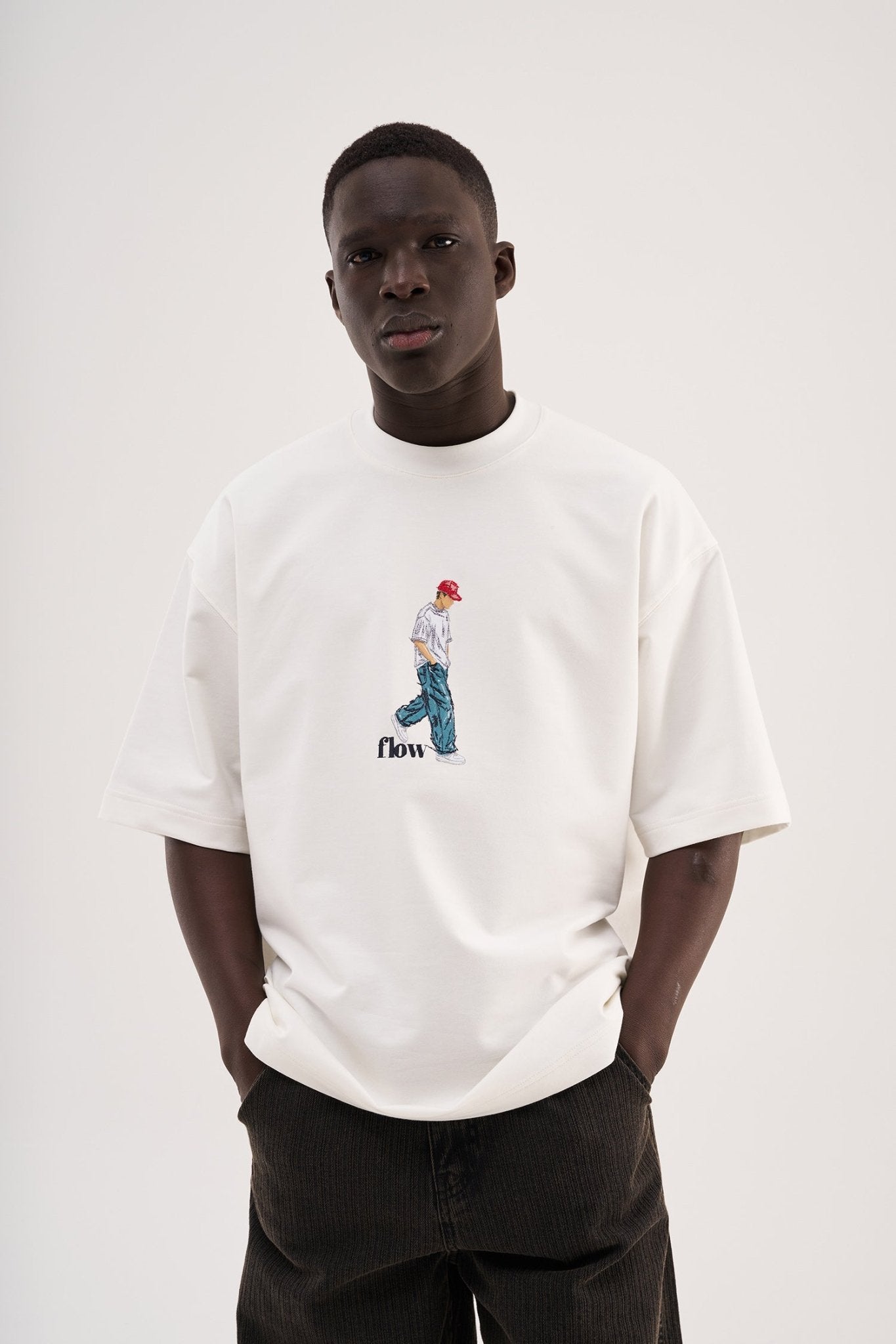 Erkek Minimal Baskılı ve Nakışlı Oversize Tişört Ekru