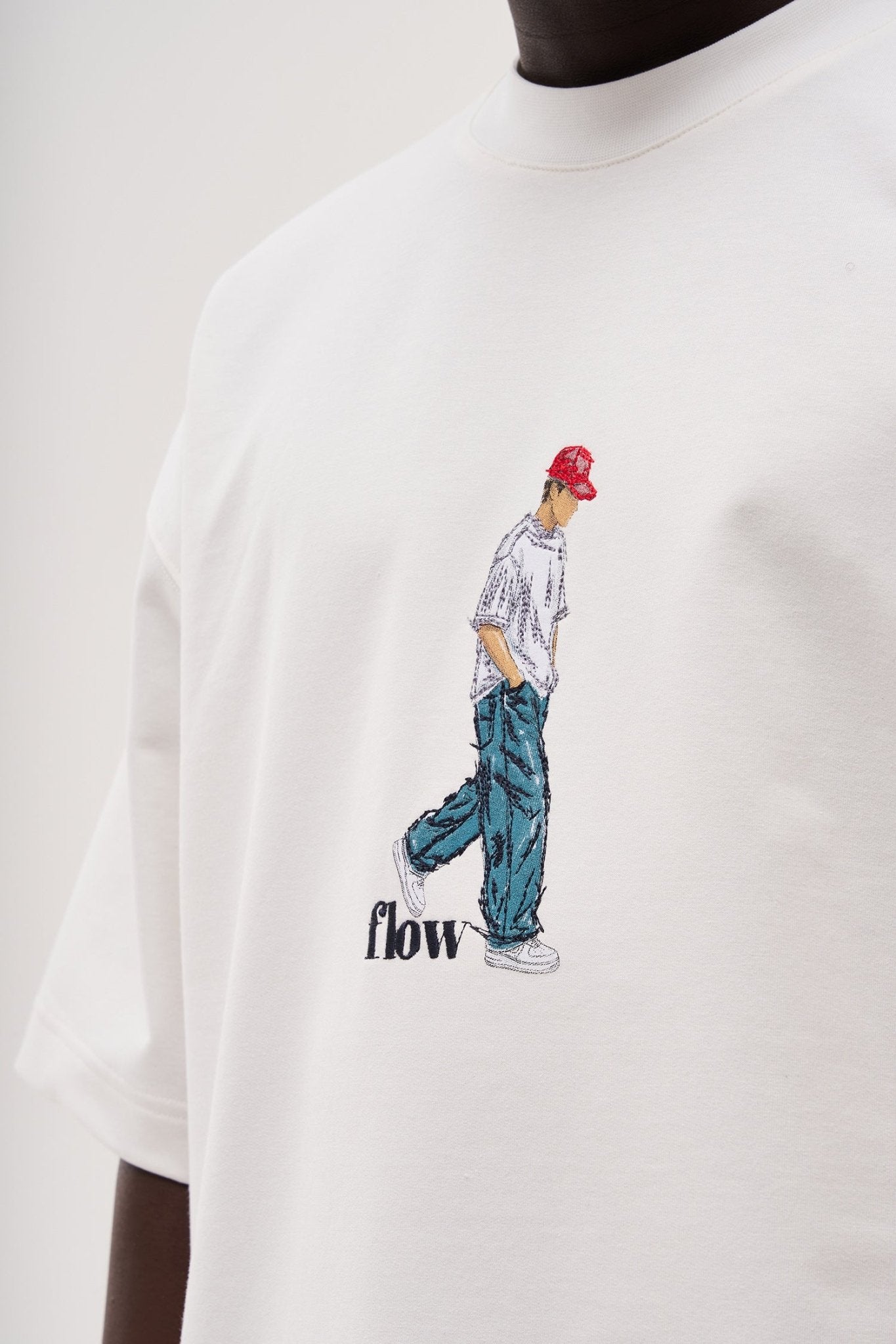 Erkek Minimal Baskılı ve Nakışlı Oversize Tişört Ekru