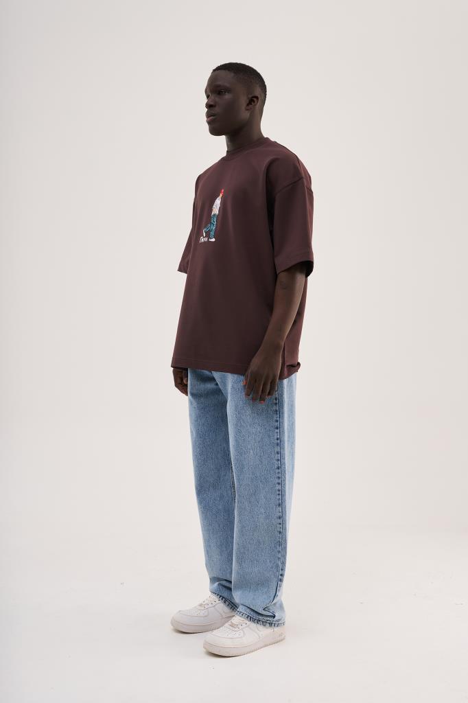 Erkek Minimal Baskılı ve Nakışlı Oversize Tişört Kahverengi-8