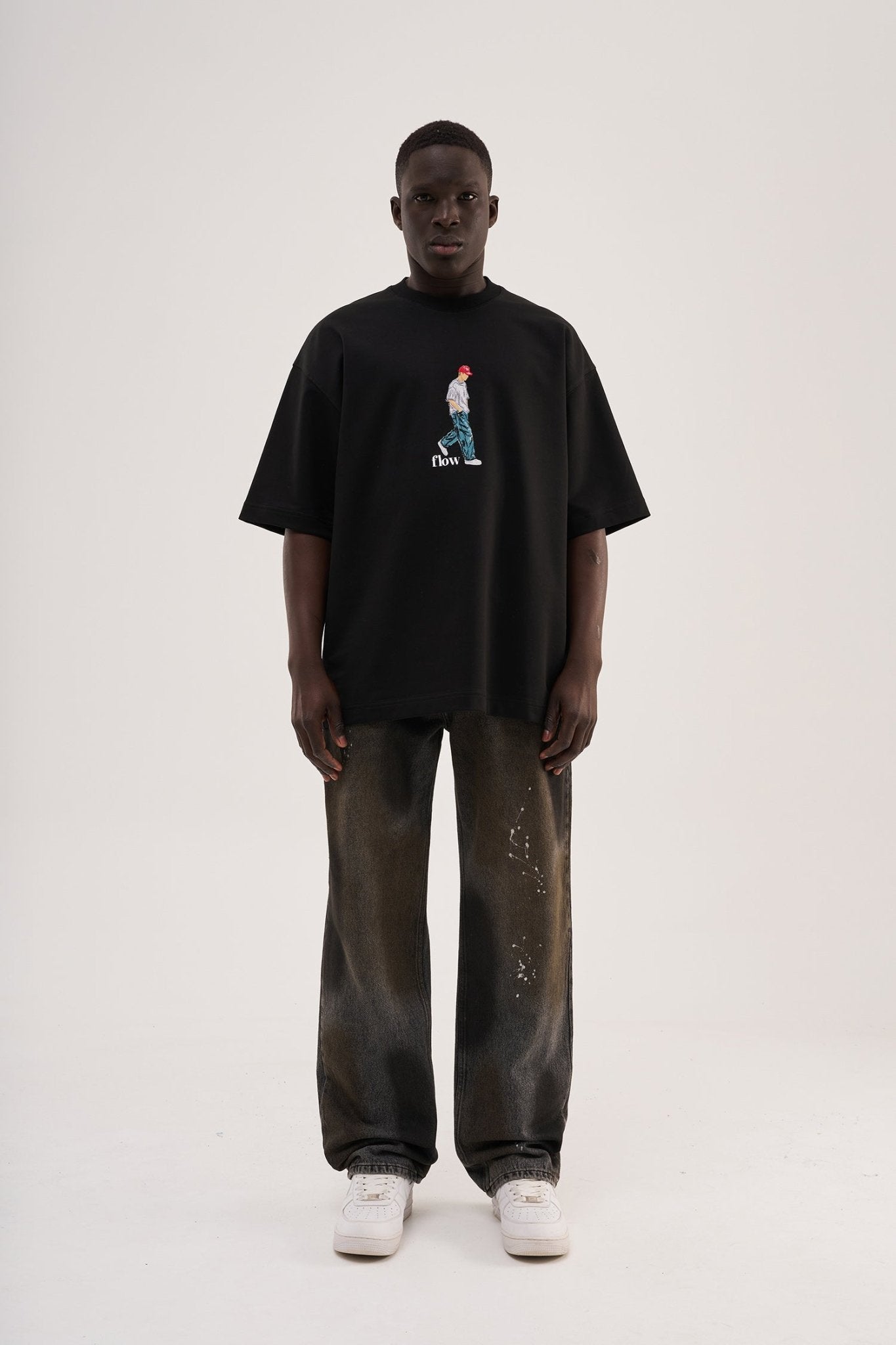 Erkek Minimal Baskılı ve Nakışlı Oversize Tişört Siyah