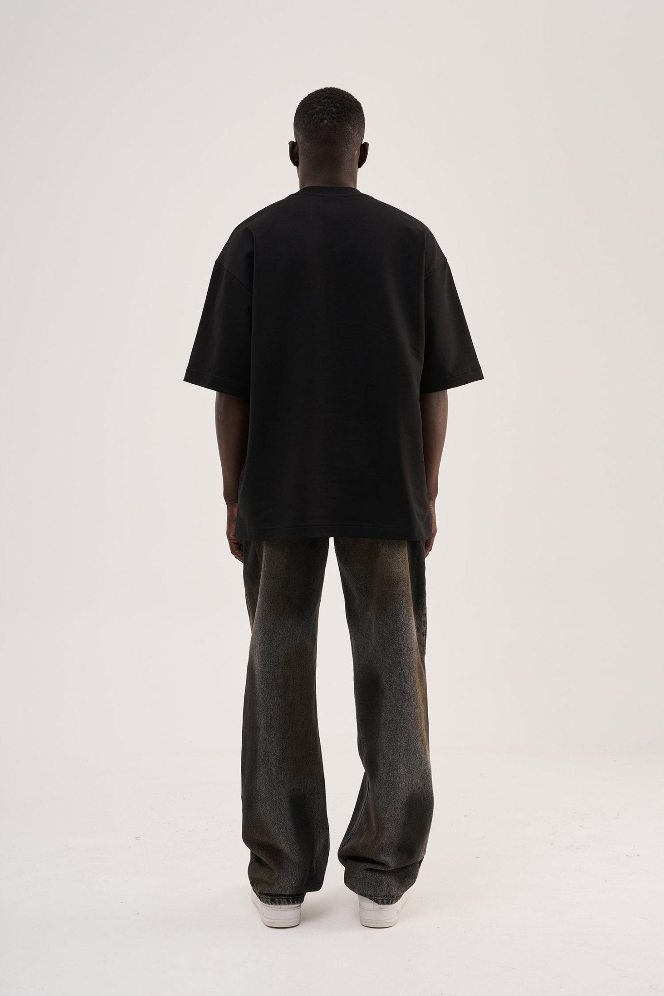 Erkek Minimal Baskılı ve Nakışlı Oversize Tişört Siyah