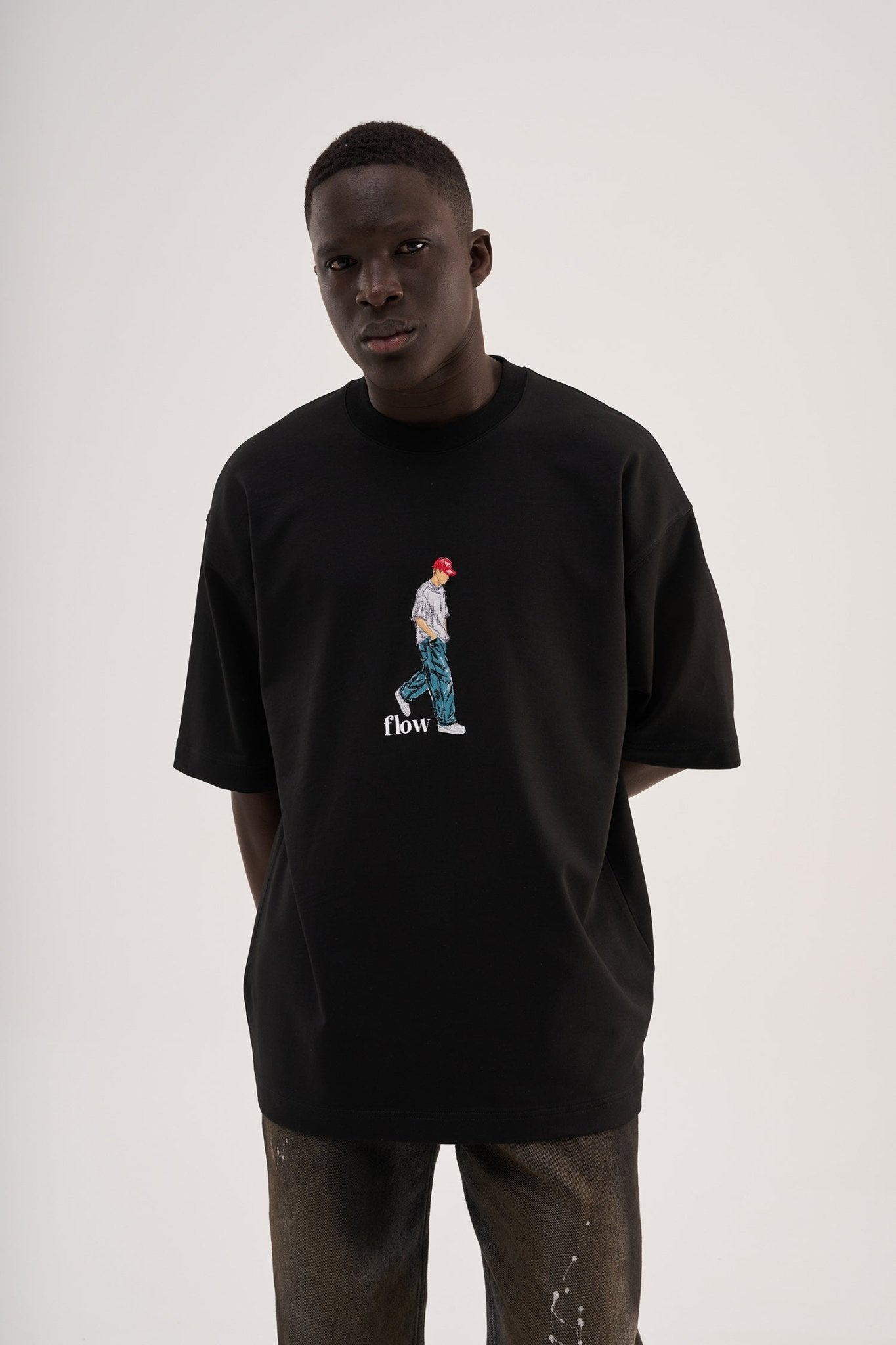 Erkek Minimal Baskılı ve Nakışlı Oversize Tişört Siyah