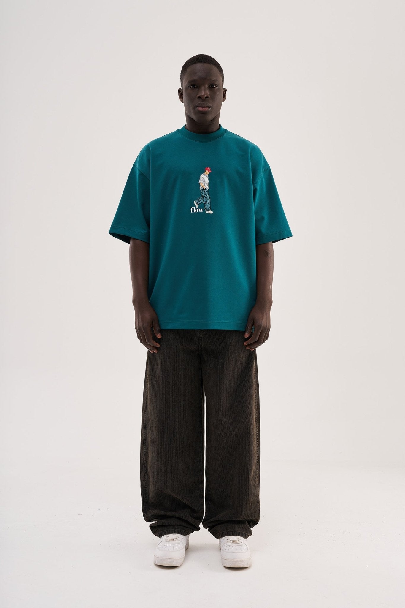 Erkek Minimal Baskılı ve Nakışlı Oversize Tişört Yağ Yeşili