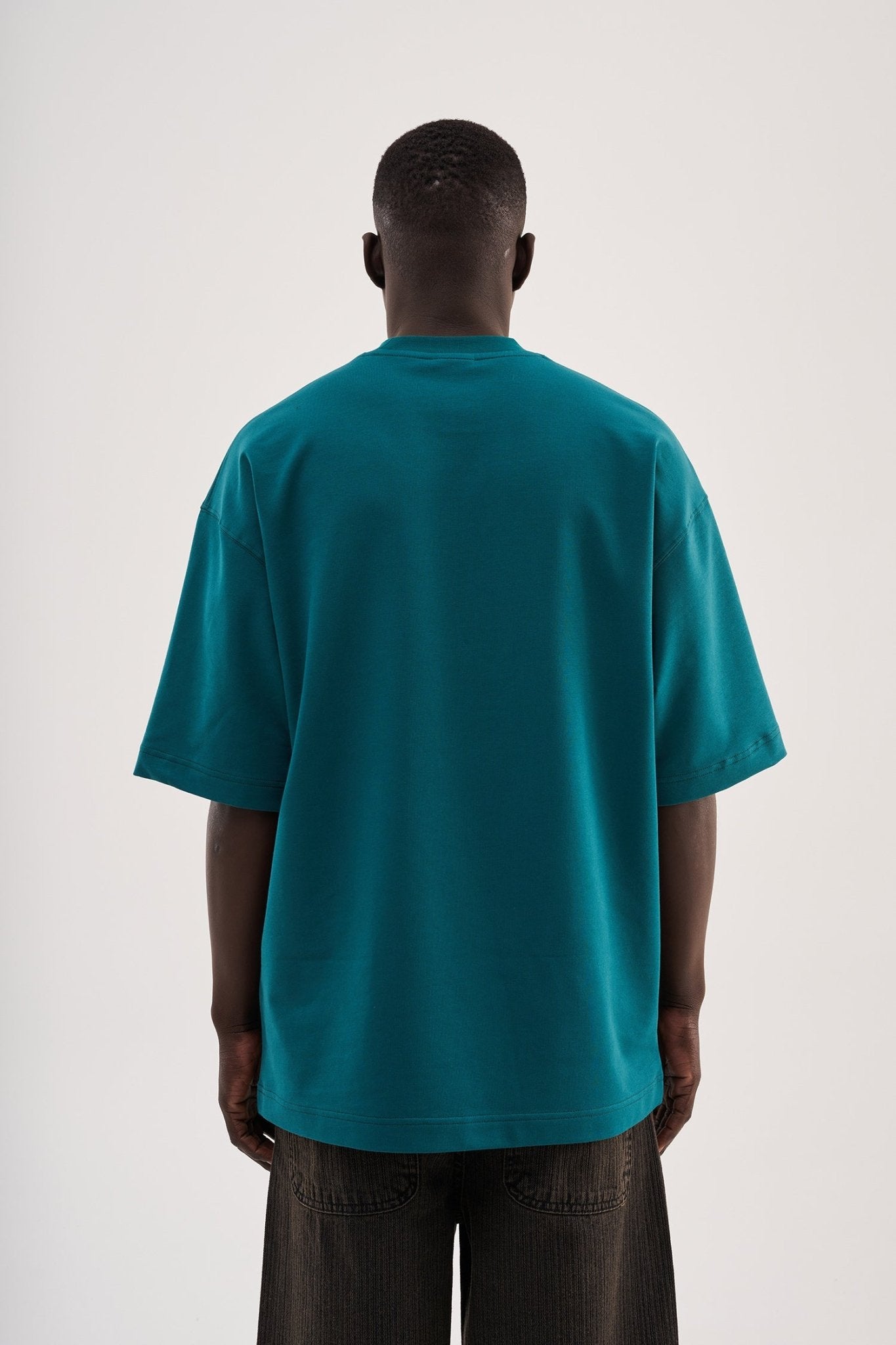 Erkek Minimal Baskılı ve Nakışlı Oversize Tişört Yağ Yeşili
