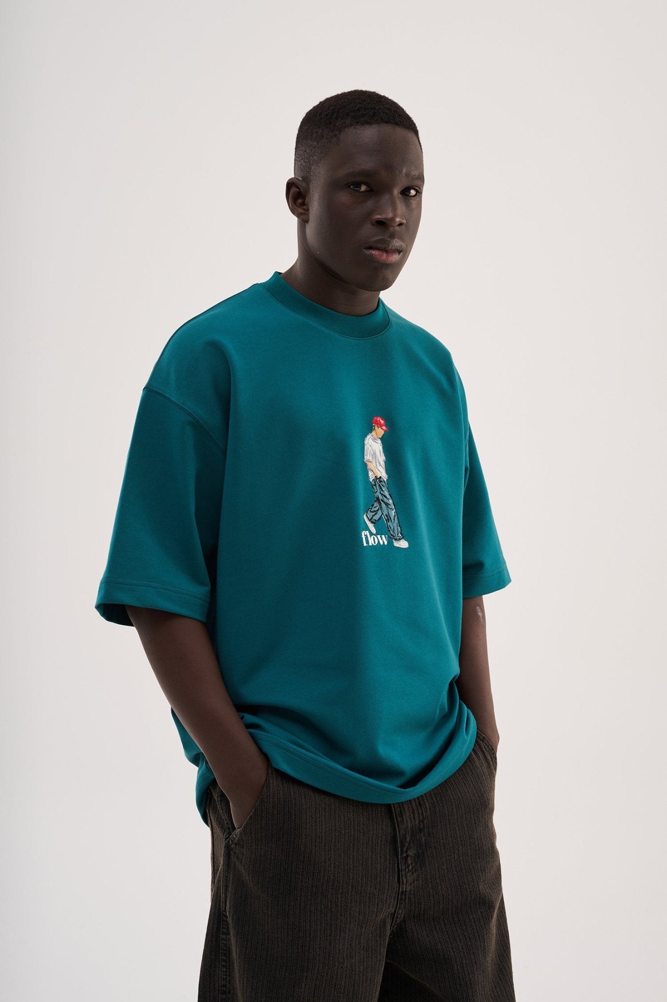 Erkek Minimal Baskılı ve Nakışlı Oversize Tişört Yağ Yeşili
