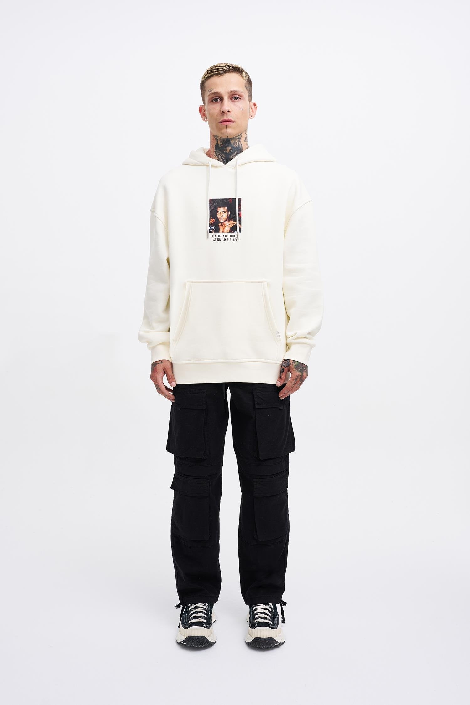 Erkek Muhammed Ali Baskılı Kapüşonlu Sweatshirt Ekru