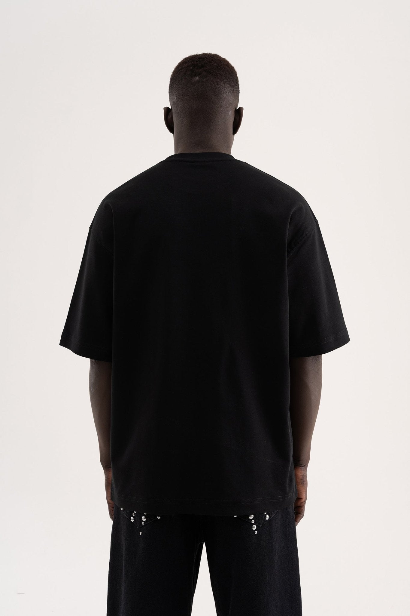 Erkek Nakışlı Metal Logo Oversize Tişört Siyah