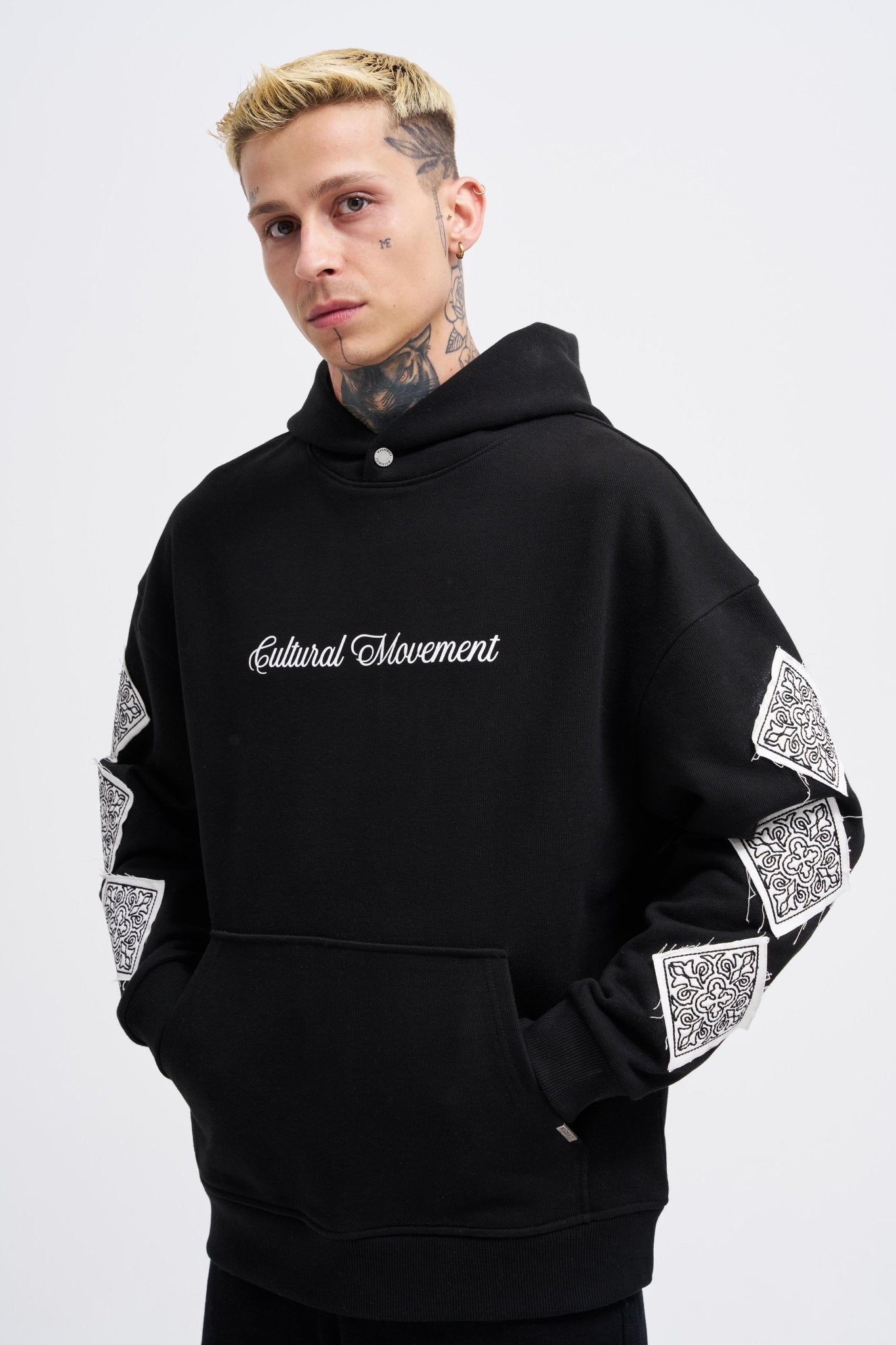 Erkek Patched Ethnic Kapüşonlu Sweatshirt Siyah