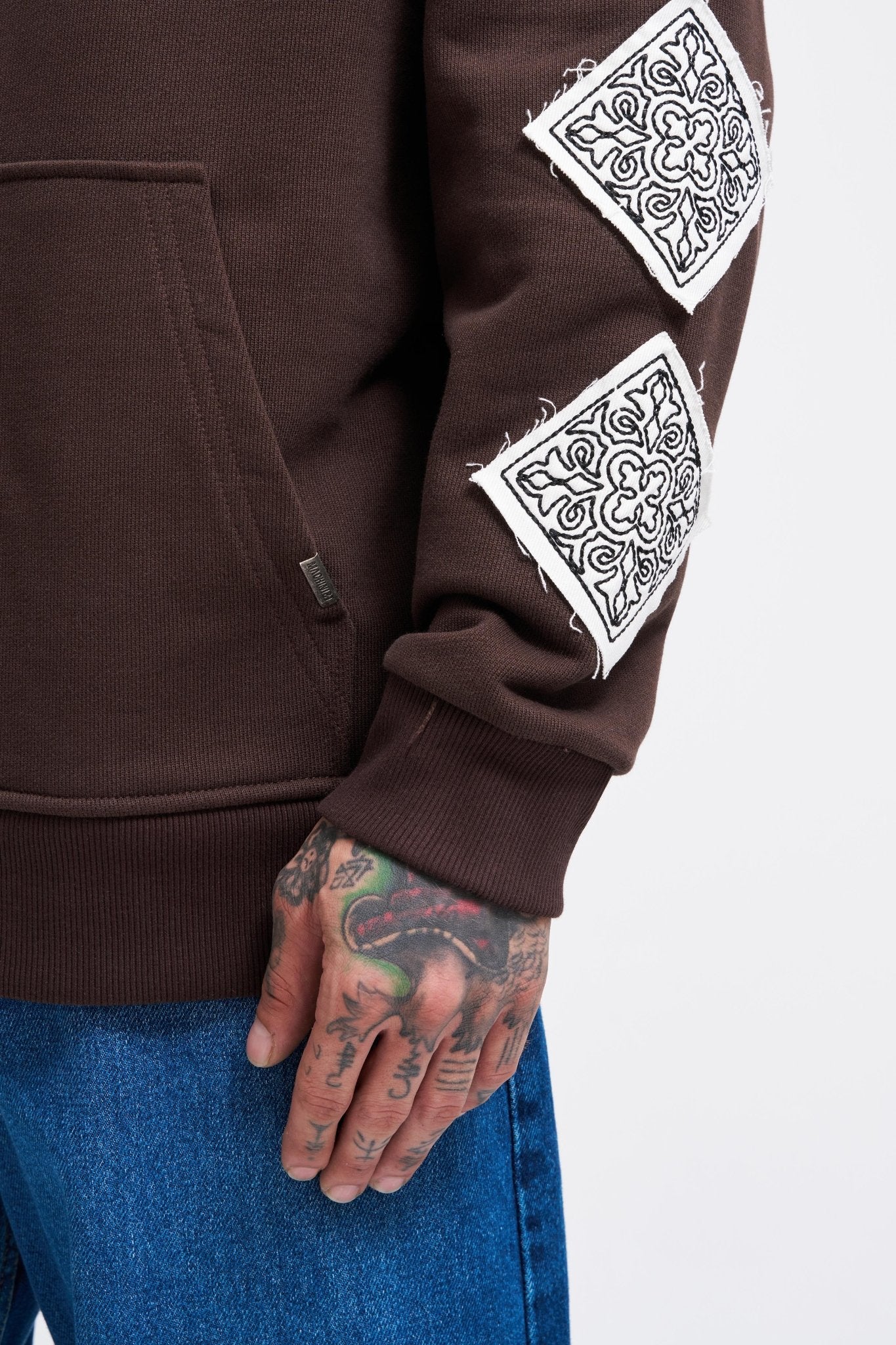 Erkek Patched Ethnic Kapüşonlu Sweatshirt Koyu Kahverengi