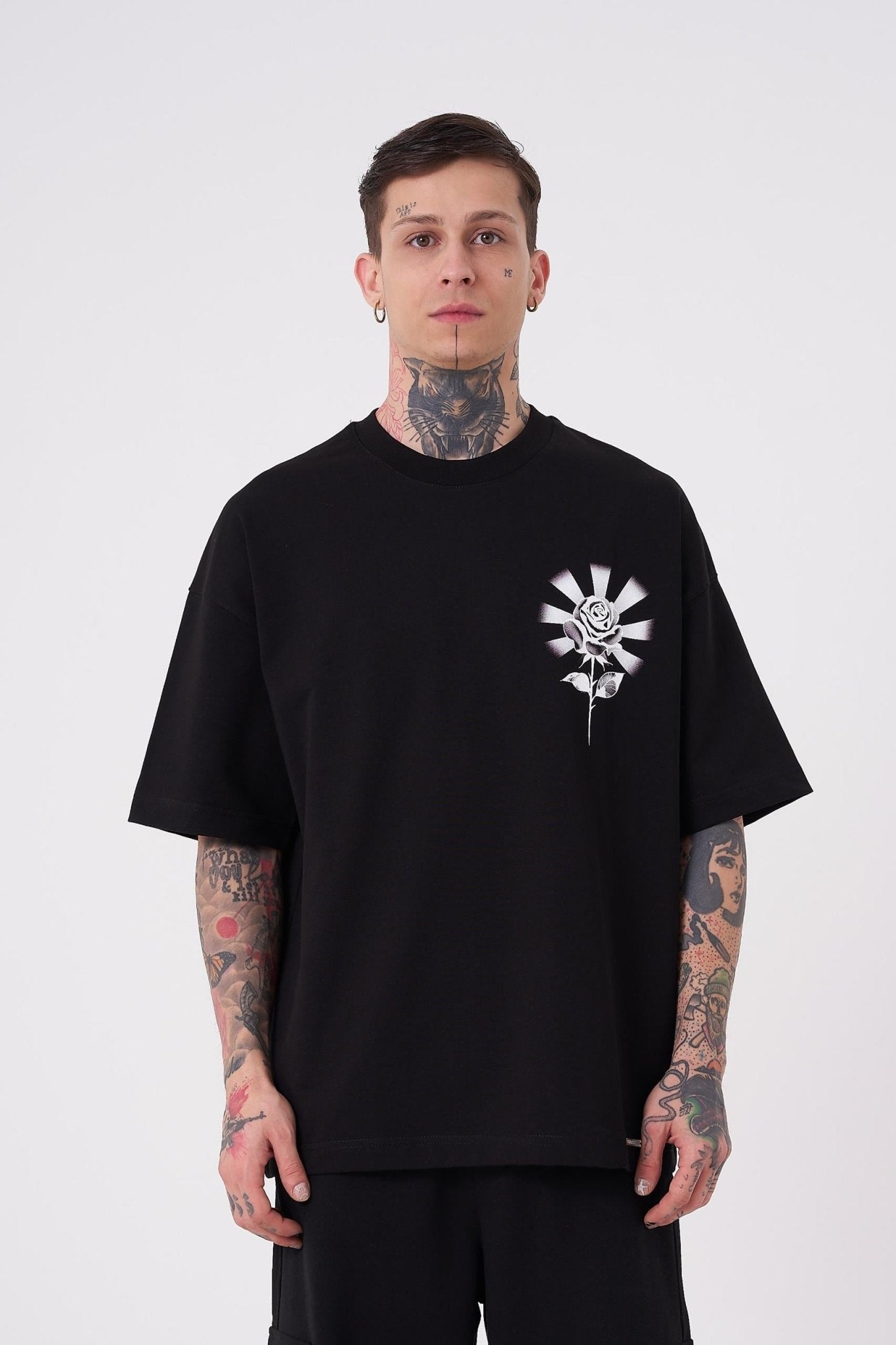 Erkek Rose Baskılı Oversize Tişört Siyah