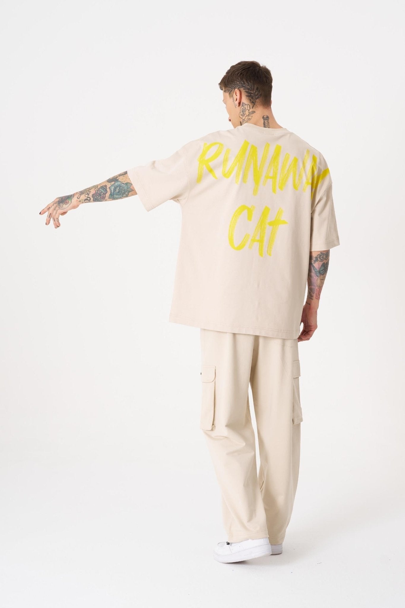 Erkek Runaway Cat Baskılı Oversize Tişört Açık Bej