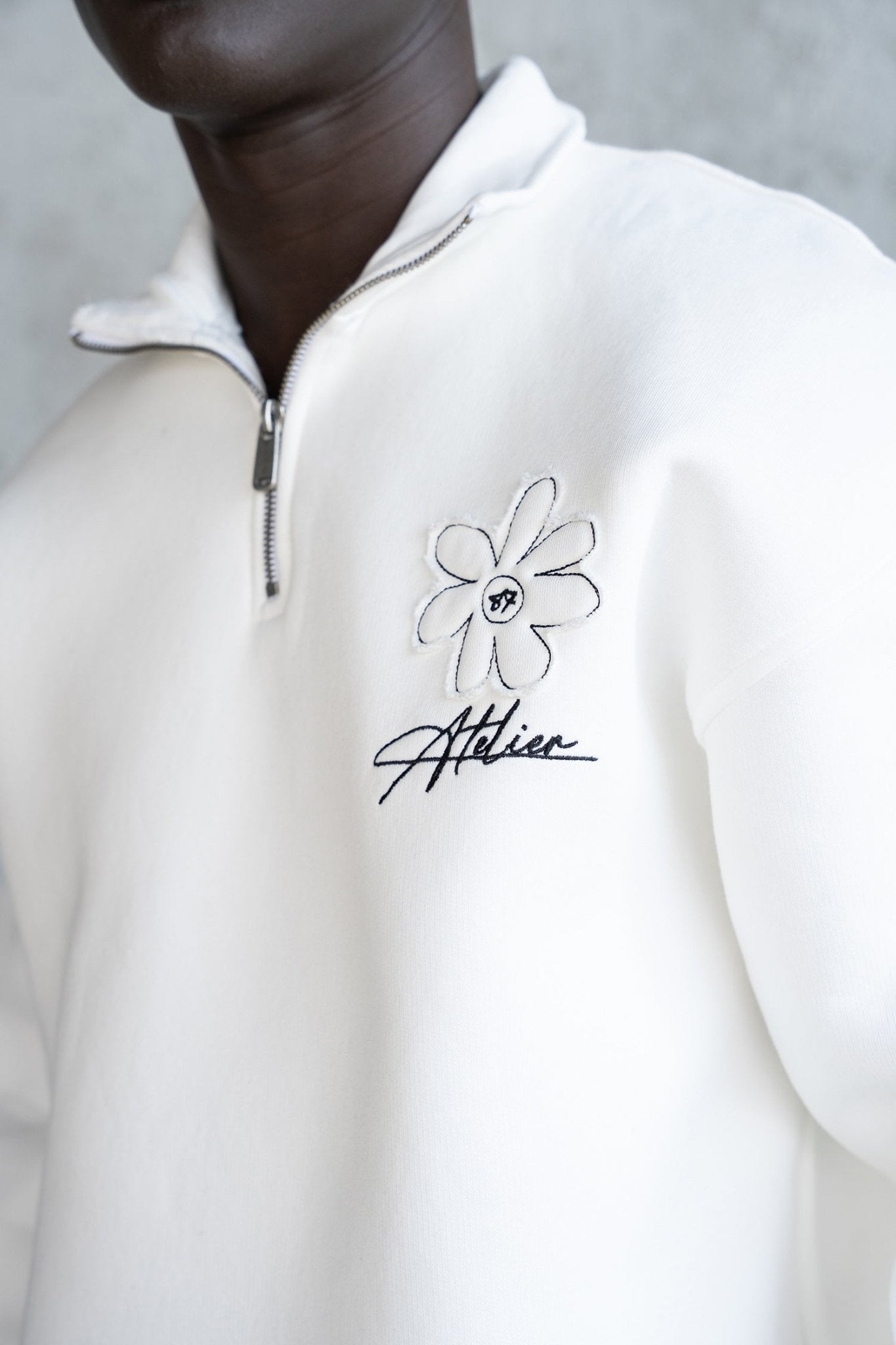 Erkek Flower Embroidered High Neck Sweatshirt Ekru