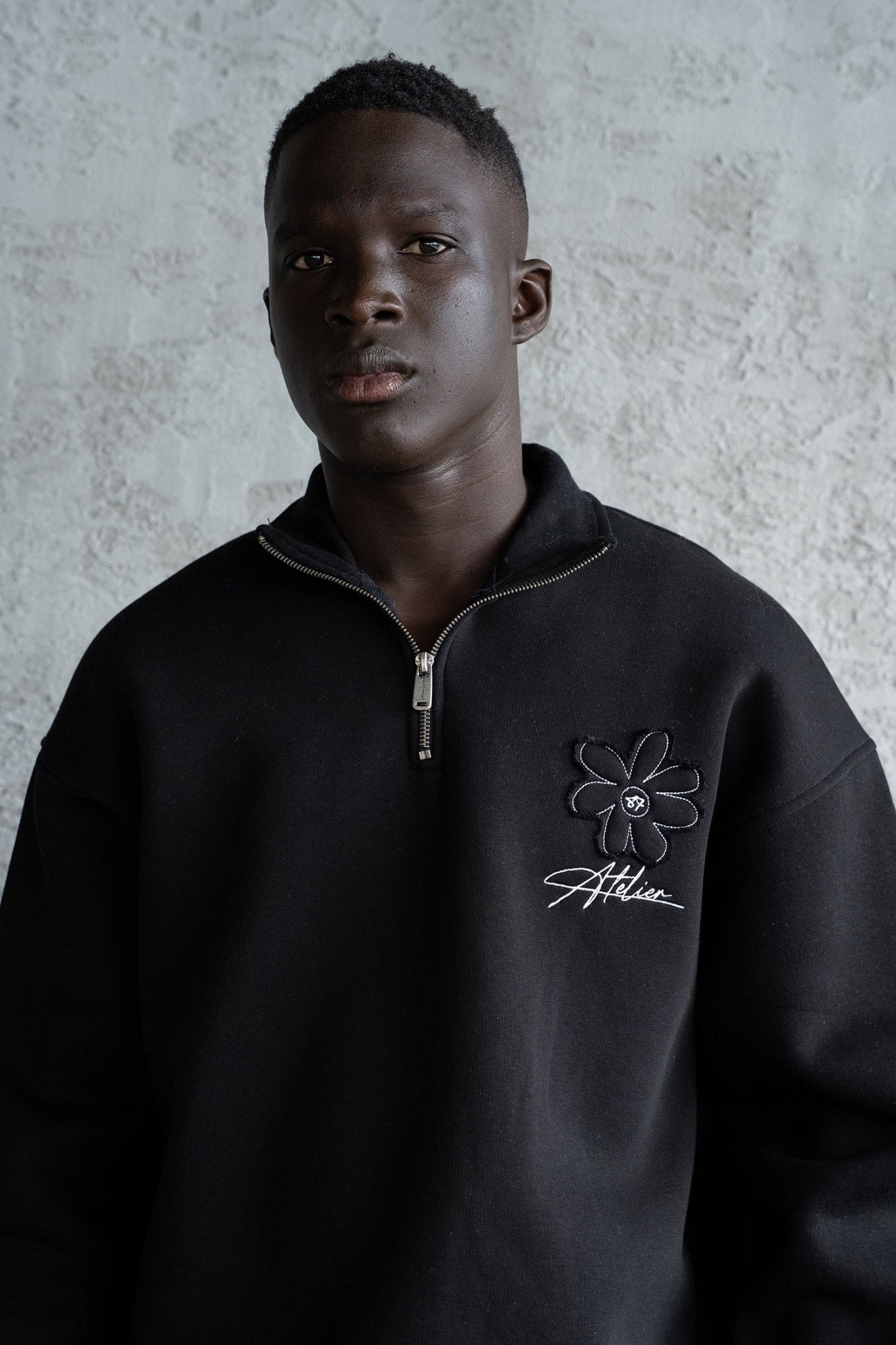Erkek Flower Embroidered High Neck Sweatshirt Siyah