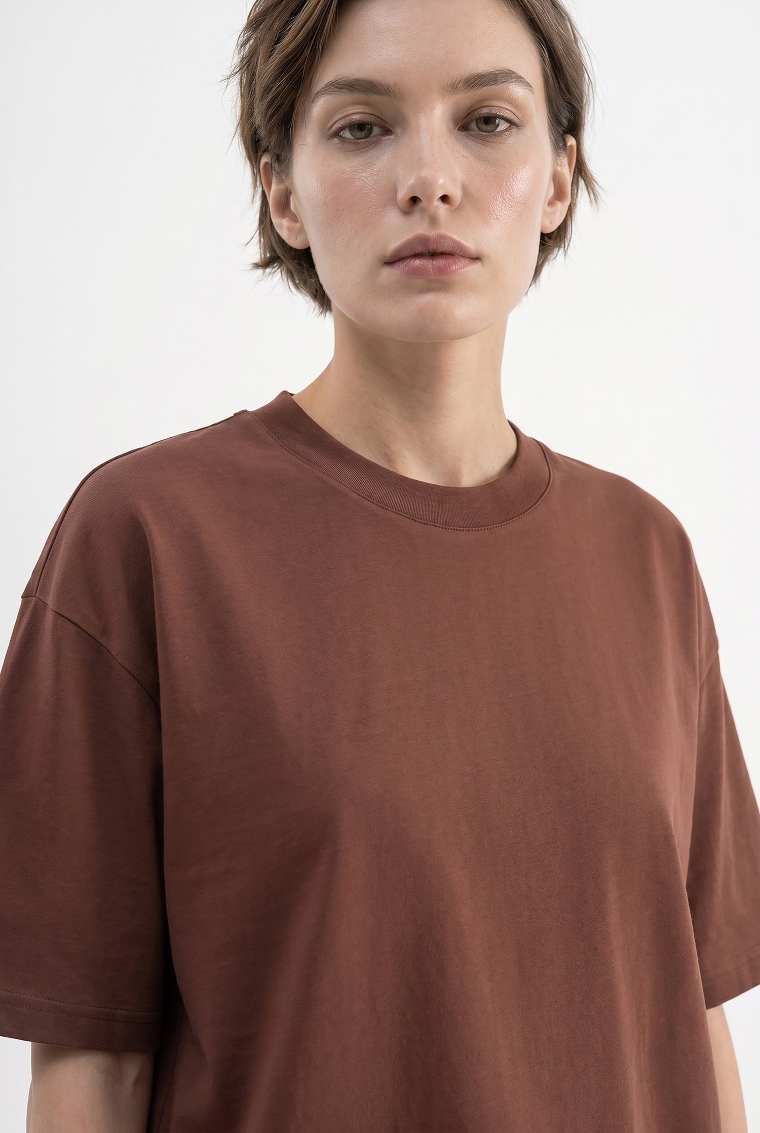 Kadın Basic Oversize Pamuklu Süprem T-Shirt Çikolata-3
