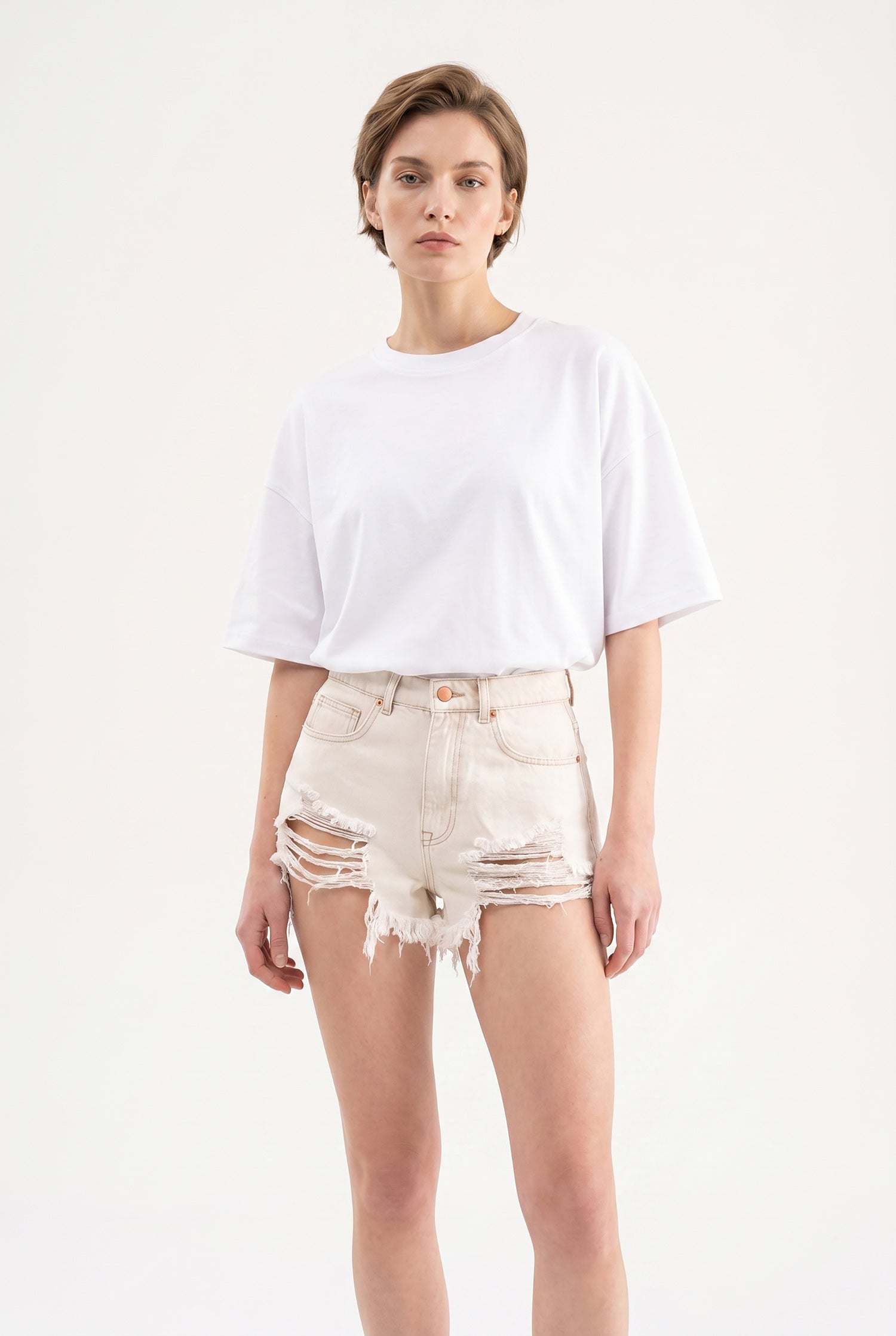 Kadın Distressed Jean Şort Bej