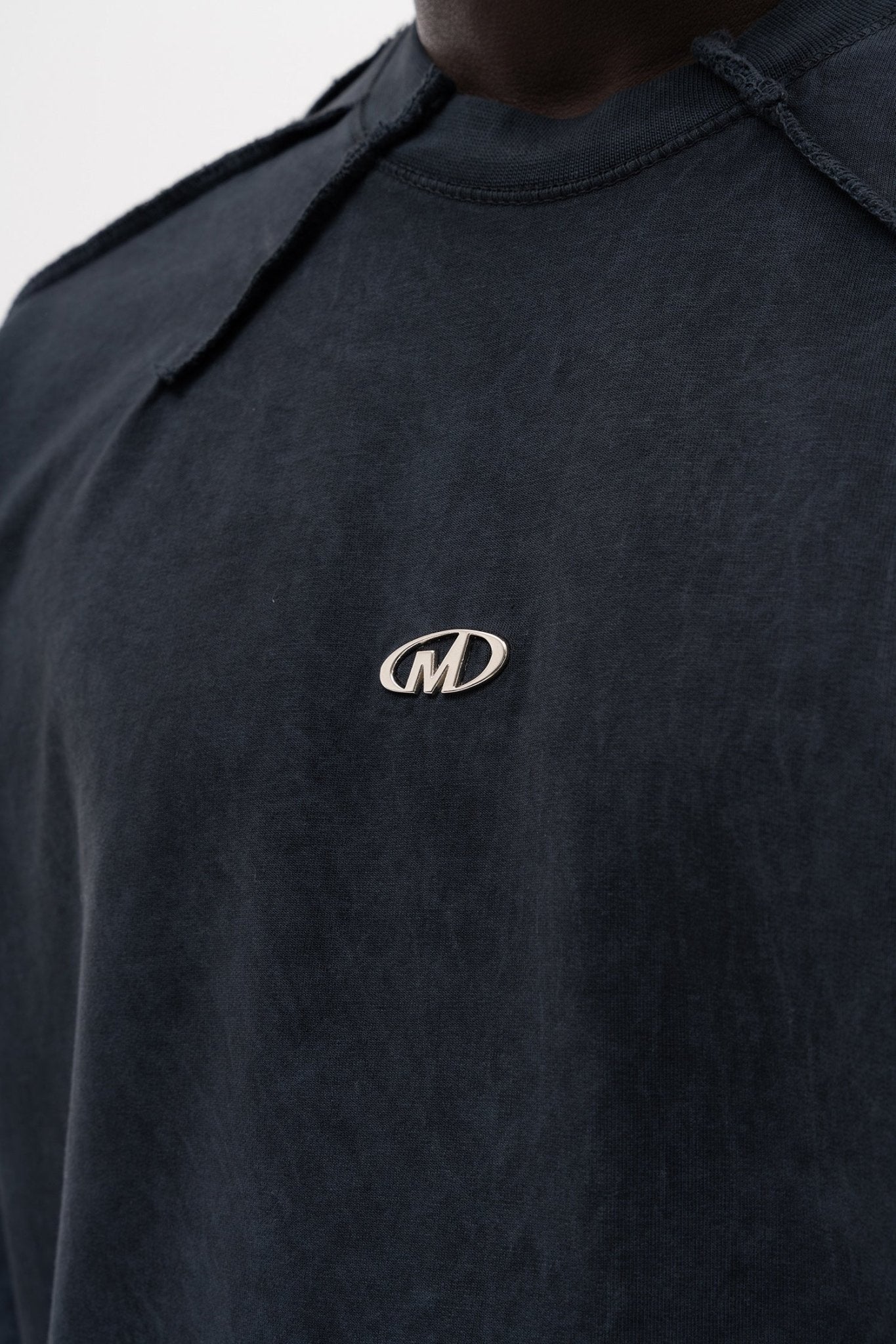 Erkek Metal Etiket Yıkamalı Oversize Tişört Siyah