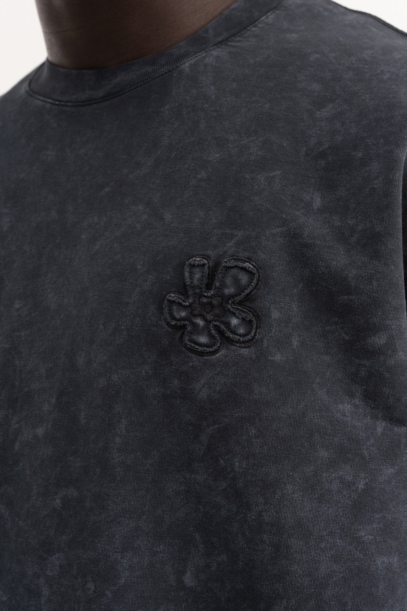 Erkek Çiçek Patch Nakışlı Oversize Tişört Siyah